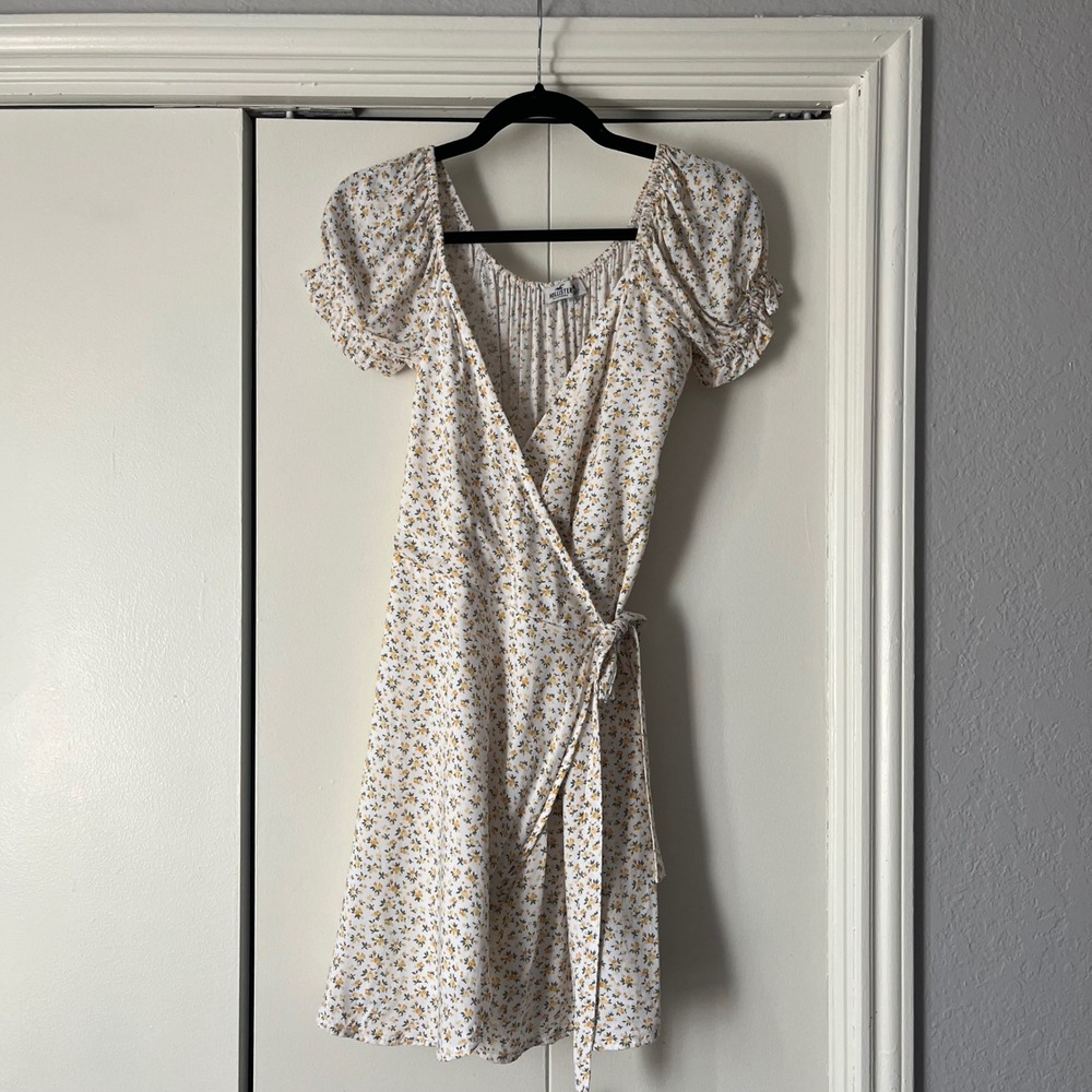 Hollister California Floral Print Wrap Dress Short Sleeve‎ Summer Medium